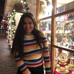 Meet your Posher, Lesly